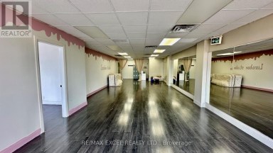 UPPER FRONT UNIT - 685 QUEEN STREET W Toronto (Niagara) Ontario photo 6