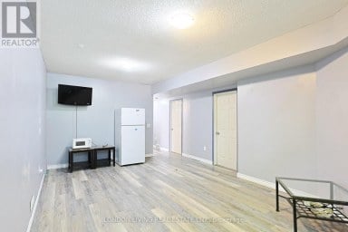 165 THURMAN CIRCLE London East (East D) Ontario photo 12
