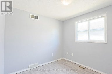 165 THURMAN CIRCLE London East (East D) Ontario photo 8