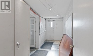 100 - 20 STAVEBANK ROAD Mississauga (Port Credit) Ontario photo 4