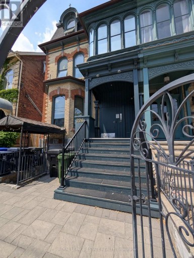 MAIN - 226 CARLTON STREET, Toronto (Cabbagetown-South St. James Town), Ontario, M5A2L1