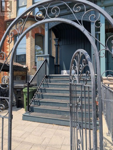 MAIN - 226 CARLTON STREET, Toronto (Cabbagetown-South St. James Town), Ontario, M5A2L1