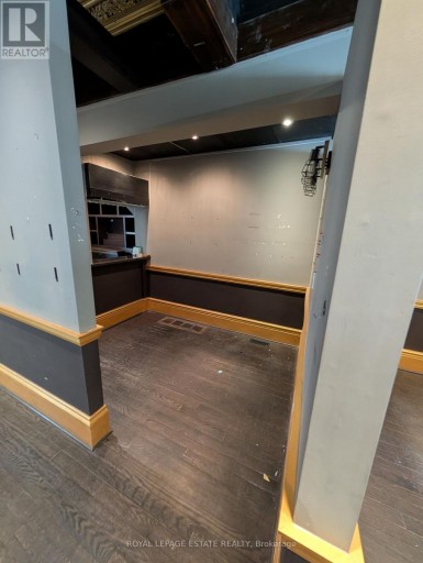 MAIN - 226 CARLTON STREET, Toronto (Cabbagetown-South St. James Town), Ontario, M5A2L1