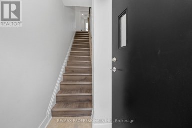 #2 - 388 WILSON STREET Hamilton (Landsdale) Ontario photo 3