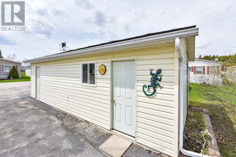 4101 WESLEY STREET, Severn, Ontario, L3V0V4
