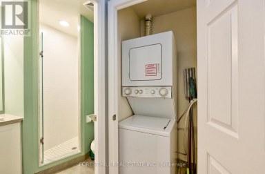 306 - 19 GRAND TRUNK CRESCENT Toronto (Waterfront Communities) Ontario photo 3