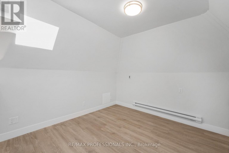 #3 - 388 WILSON STREET, Hamilton (Landsdale), Ontario, L8L1S9