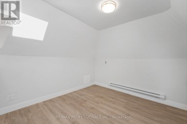 #3 - 388 WILSON STREET Hamilton (Landsdale) Ontario photo 4