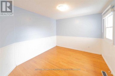 44 KEYS DRIVE Ajax (Central) Ontario photo 2