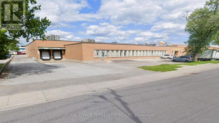 122 INDUSTRY STREET, Toronto (Brookhaven-Amesbury), Ontario, M6M4L8