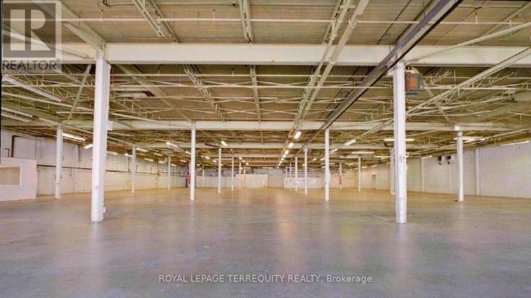 122 INDUSTRY STREET, Toronto (Brookhaven-Amesbury), Ontario, M6M4L8