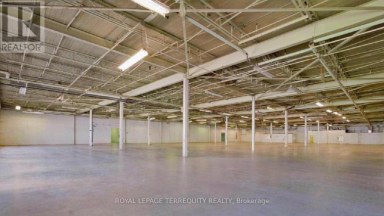 122 INDUSTRY STREET Toronto (Brookhaven-Amesbury) Ontario photo 4