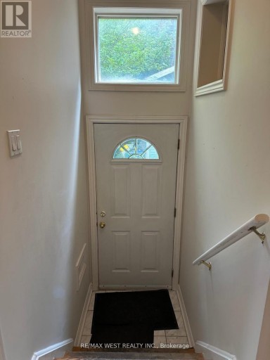 MAIN - 563 OSSINGTON AVENUE, Toronto (Palmerston-Little Italy), Ontario, M6G3T4
