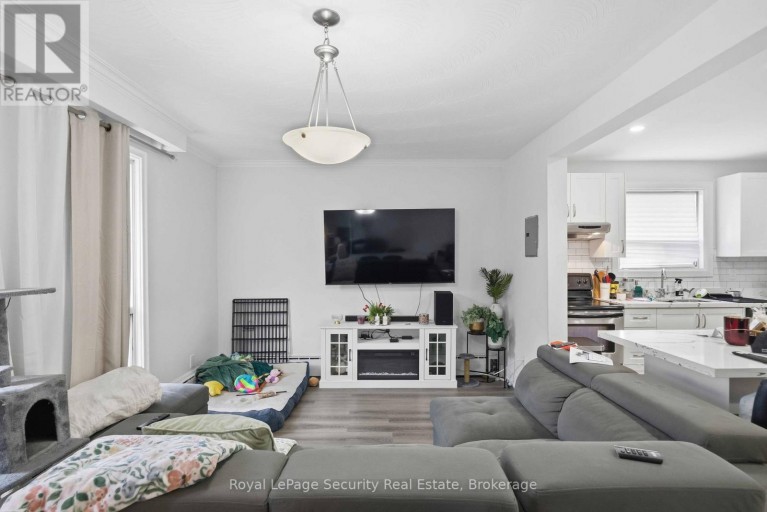 3 - 58 LEDUC DRIVE, Toronto (Rexdale-Kipling), Ontario, M9W2A9