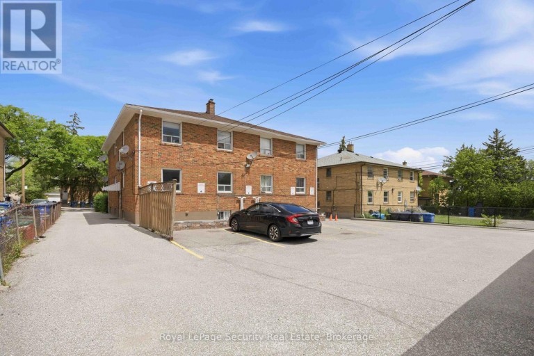3 - 58 LEDUC DRIVE, Toronto (Rexdale-Kipling), Ontario, M9W2A9
