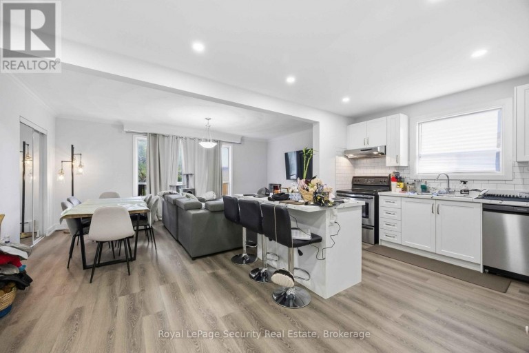 3 - 58 LEDUC DRIVE, Toronto (Rexdale-Kipling), Ontario, M9W2A9
