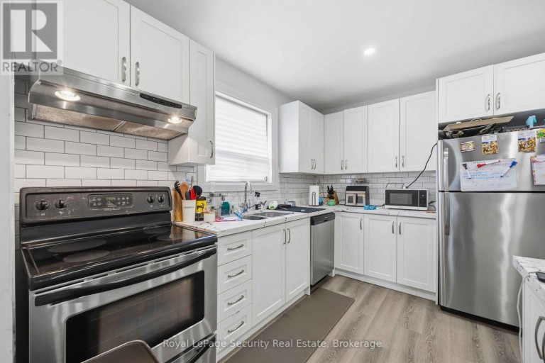 3 - 58 LEDUC DRIVE, Toronto (Rexdale-Kipling), Ontario, M9W2A9