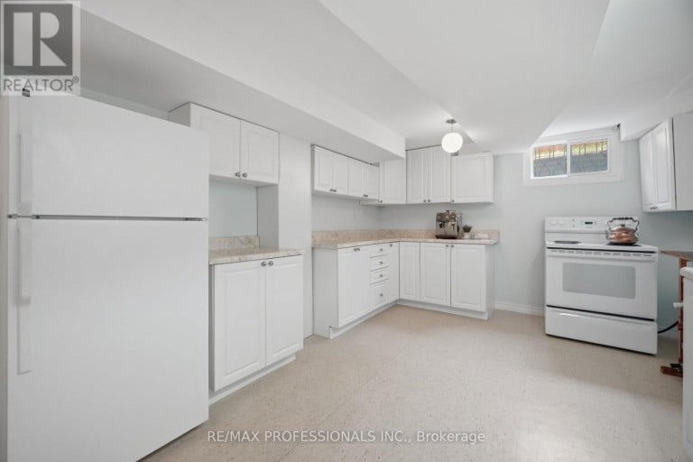 74 RINGWAY CRESCENT, Toronto (Elms-Old Rexdale), Ontario, M9W1X4