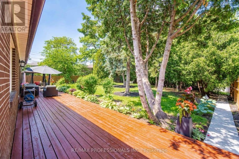 74 RINGWAY CRESCENT, Toronto (Elms-Old Rexdale), Ontario, M9W1X4