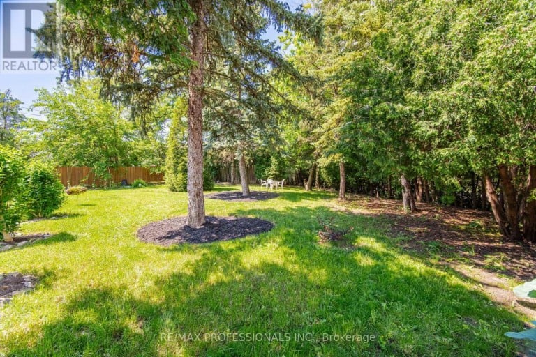 74 RINGWAY CRESCENT, Toronto (Elms-Old Rexdale), Ontario, M9W1X4