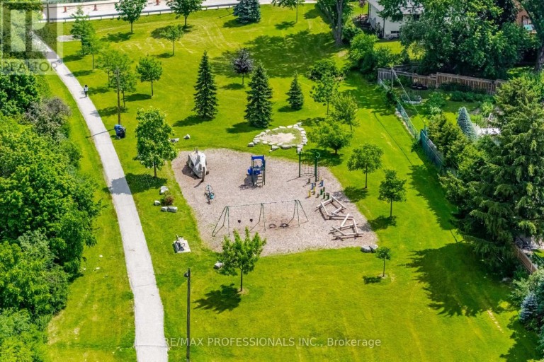 74 RINGWAY CRESCENT, Toronto (Elms-Old Rexdale), Ontario, M9W1X4