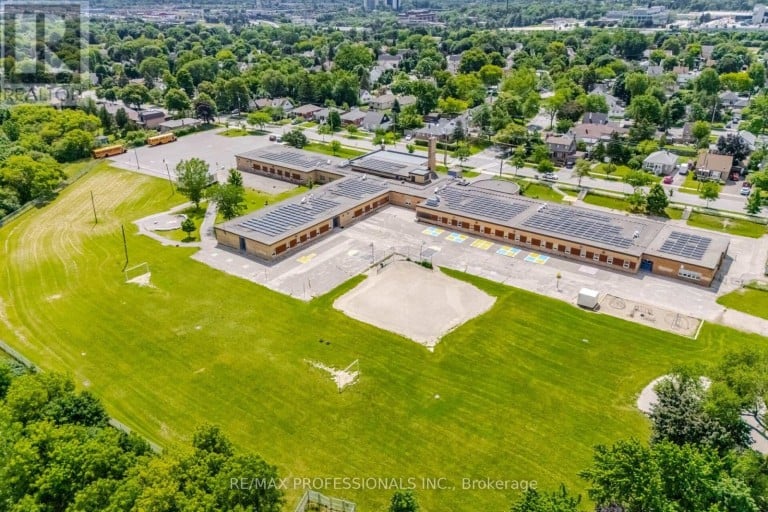 74 RINGWAY CRESCENT, Toronto (Elms-Old Rexdale), Ontario, M9W1X4