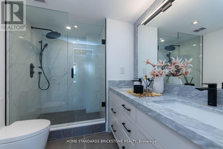 9D - 66 COLLIER STREET, Toronto (Rosedale-Moore Park), Ontario, M4W1L9