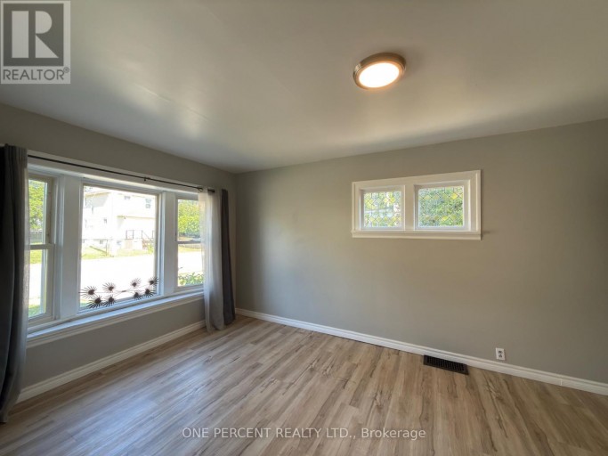 5082 SAINT LAWRENCE AVENUE, Niagara Falls (Downtown), Ontario, L2E3Y8