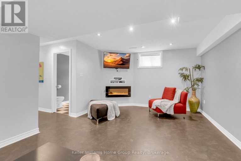 212 GOODWIN DRIVE, Guelph (Pineridge/Westminster Woods), Ontario, N1L0C8