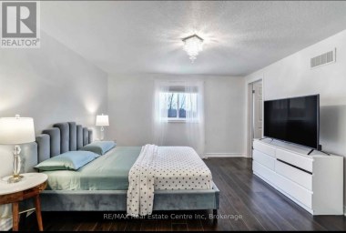 88 MUSSEN STREET Guelph (Victoria North) Ontario photo 9