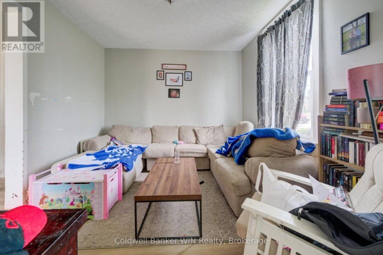 129 ELGIN STREET S, Wellington North (Mount Forest), Ontario, N0G2L1