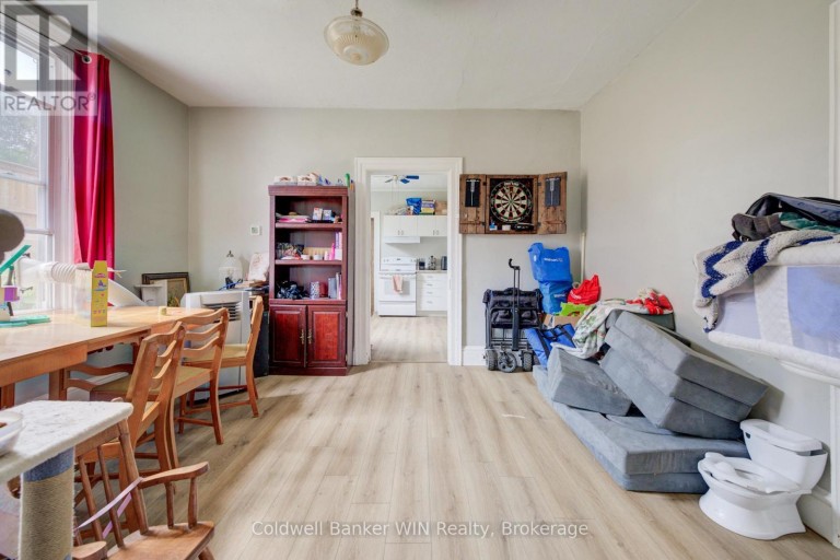 129 ELGIN STREET S, Wellington North (Mount Forest), Ontario, N0G2L1