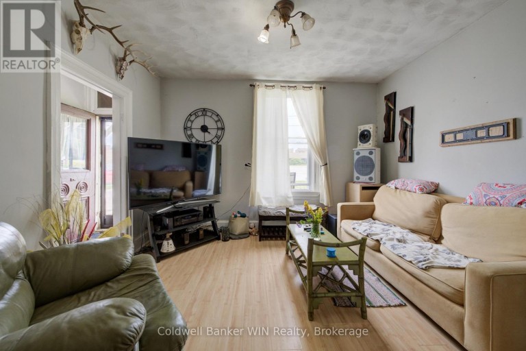 129 ELGIN STREET S, Wellington North (Mount Forest), Ontario, N0G2L1