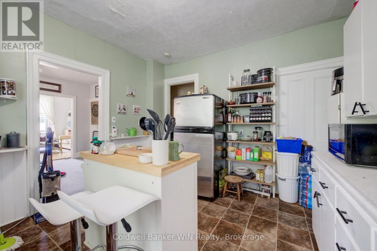 129 ELGIN STREET S, Wellington North (Mount Forest), Ontario, N0G2L1