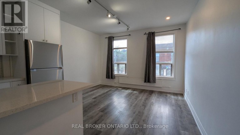 4 - 2199 GERRARD STREET E, Toronto (East End-Danforth), Ontario, M4E2C6