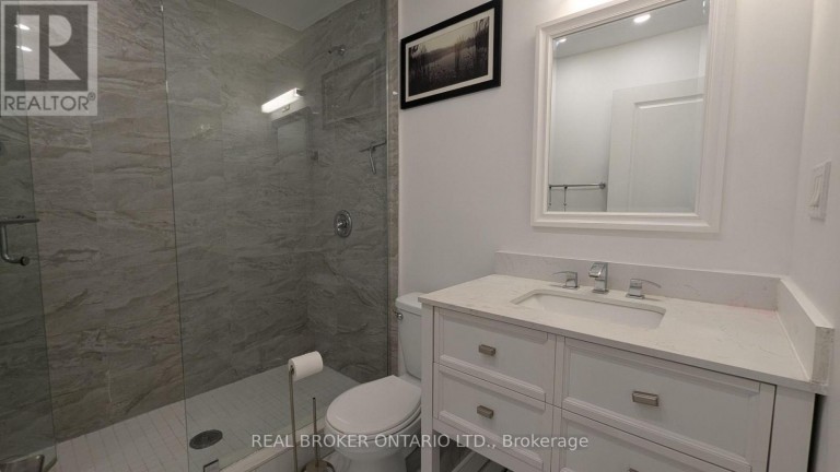 4 - 2199 GERRARD STREET E, Toronto (East End-Danforth), Ontario, M4E2C6