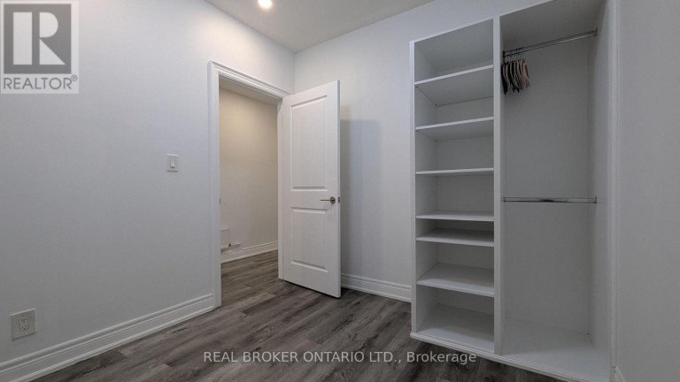 4 - 2199 GERRARD STREET E, Toronto (East End-Danforth), Ontario, M4E2C6