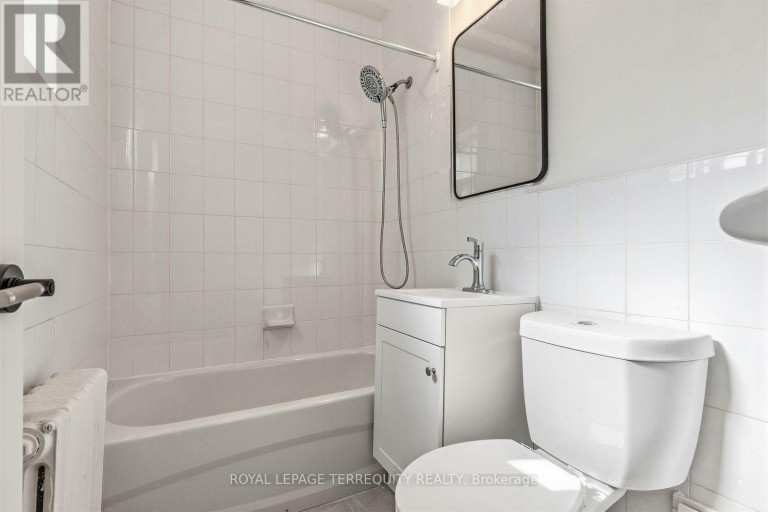 1 - 2550 KEELE STREET, Toronto (Maple Leaf), Ontario, M6L2N8