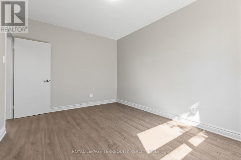 3 - 2550 KEELE STREET, Toronto (Maple Leaf), Ontario, M6L2N8