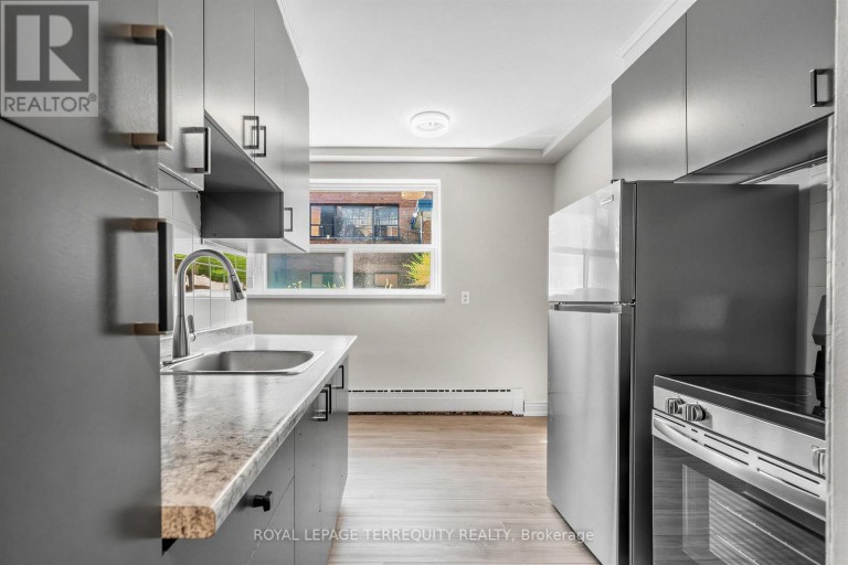 3 - 2550 KEELE STREET, Toronto (Maple Leaf), Ontario, M6L2N8