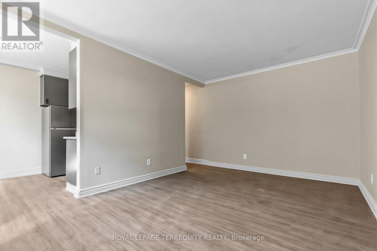 3 - 2550 KEELE STREET, Toronto (Maple Leaf), Ontario, M6L2N8