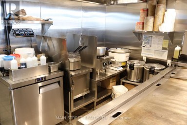 1A - 18040 YONGE STREET Newmarket (Woodland Hill) Ontario photo 18