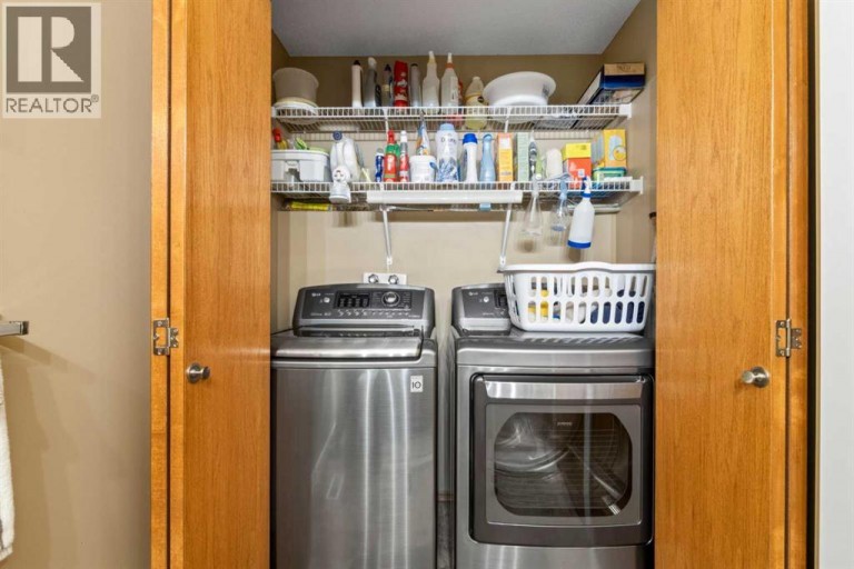 217 Douglas Glen Close SE, Calgary, Alberta, T2Z2V7