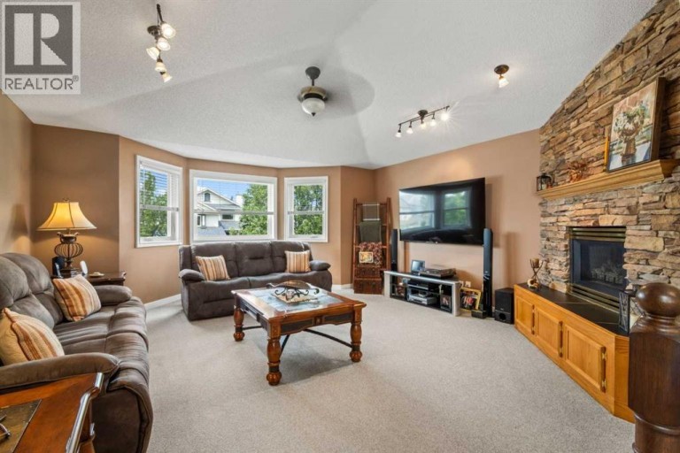 217 Douglas Glen Close SE, Calgary, Alberta, T2Z2V7