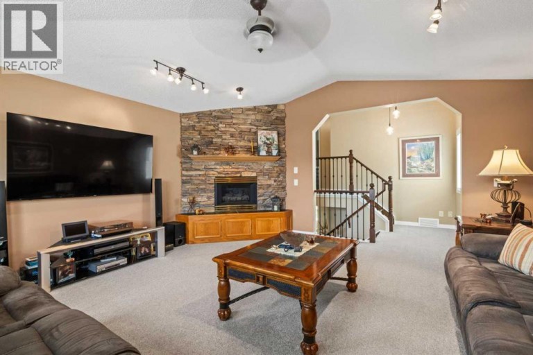 217 Douglas Glen Close SE, Calgary, Alberta, T2Z2V7