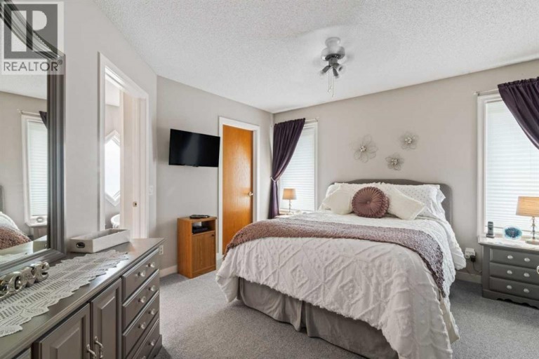 217 Douglas Glen Close SE, Calgary, Alberta, T2Z2V7