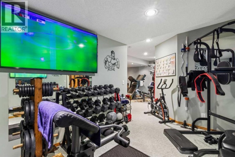 217 Douglas Glen Close SE, Calgary, Alberta, T2Z2V7