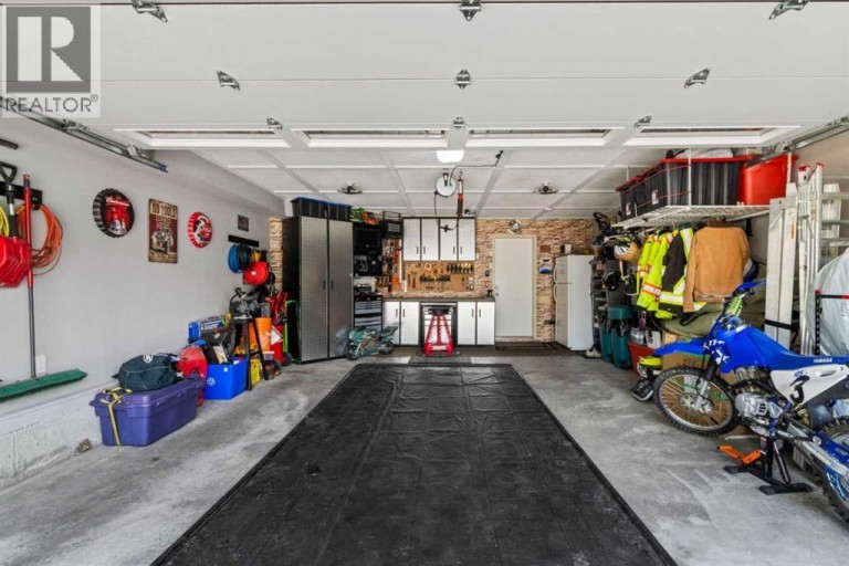 217 Douglas Glen Close SE, Calgary, Alberta, T2Z2V7