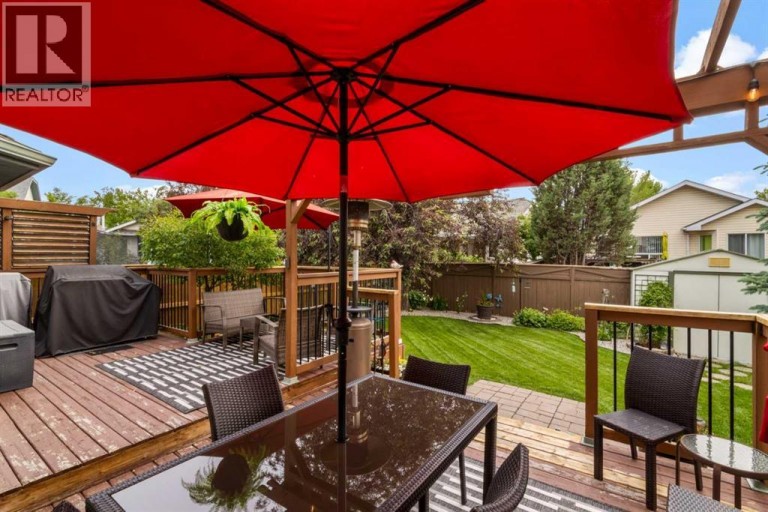 217 Douglas Glen Close SE, Calgary, Alberta, T2Z2V7