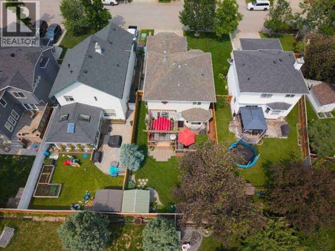 217 Douglas Glen Close SE, Calgary, Alberta, T2Z2V7